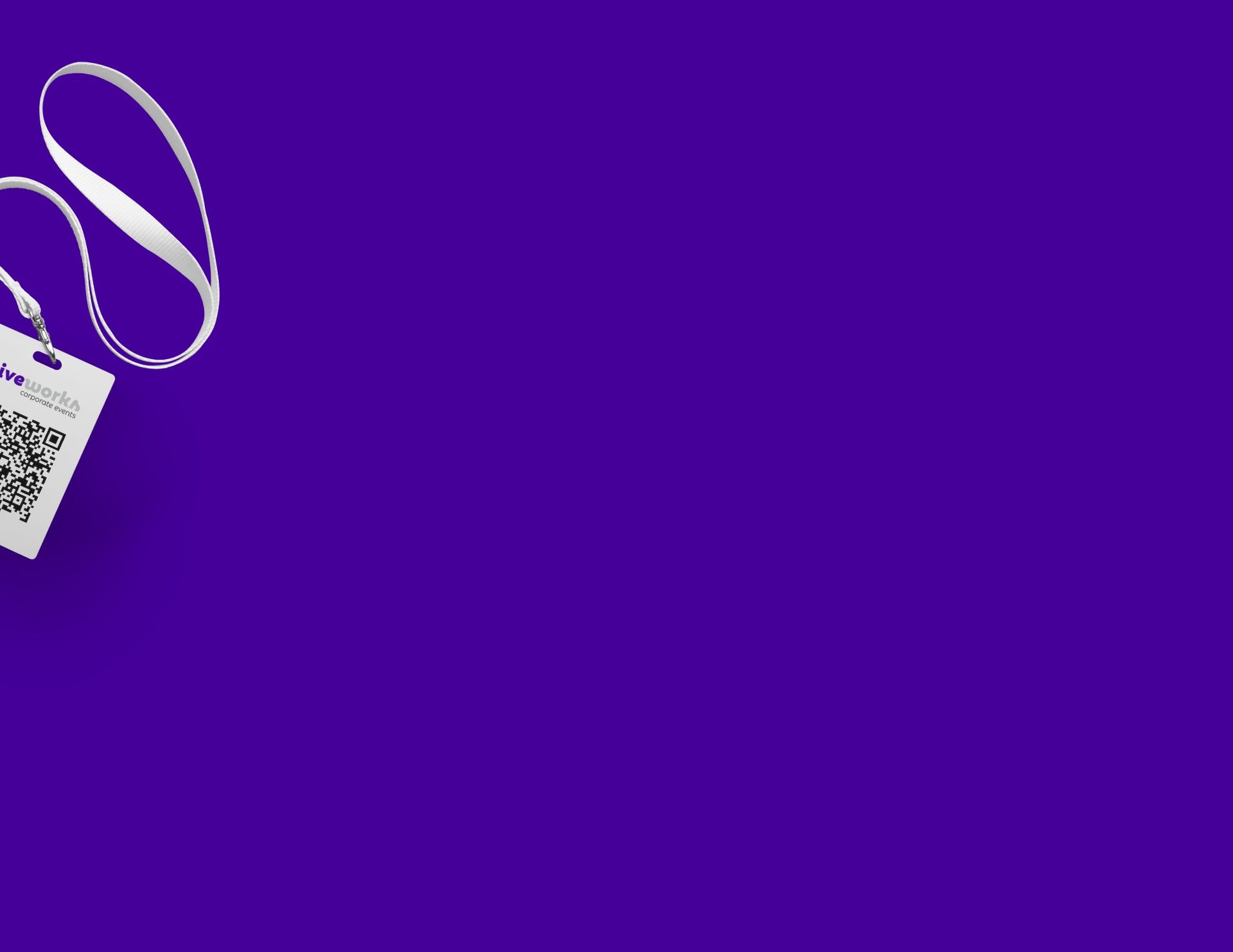 Badge événementiel violet avec QR code conçu par Liveworks
