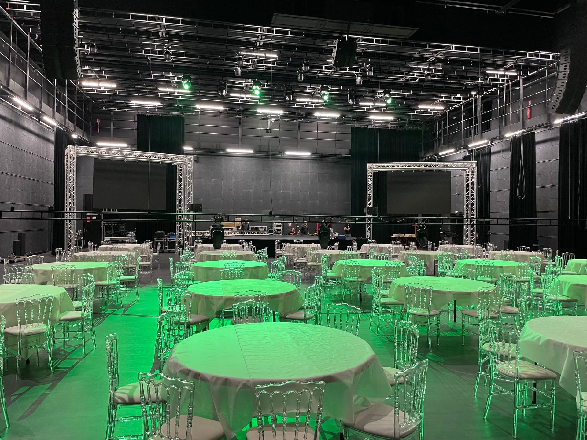 Salle de réception en préparation avant un événement Liveworks
